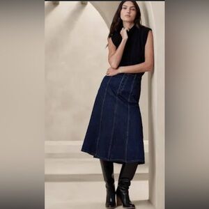 Banana Republic Denim midi skirt size 0